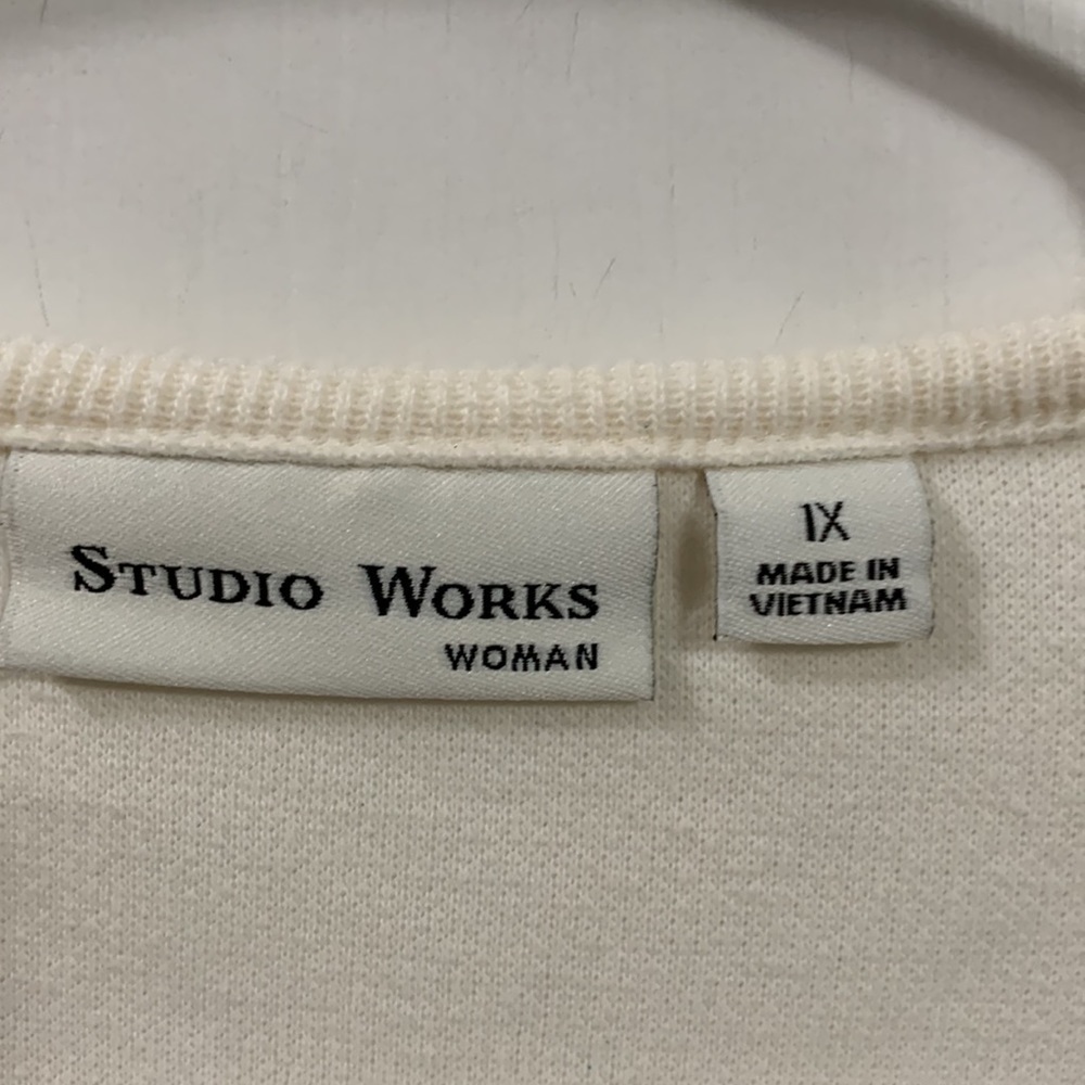 Studio Works Woman pretty embroidered sweater long sleeve Sz 1X good condition - Picture 3 of 6